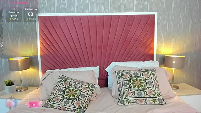 ValentiinaCruz online show from 9, 9, 2025