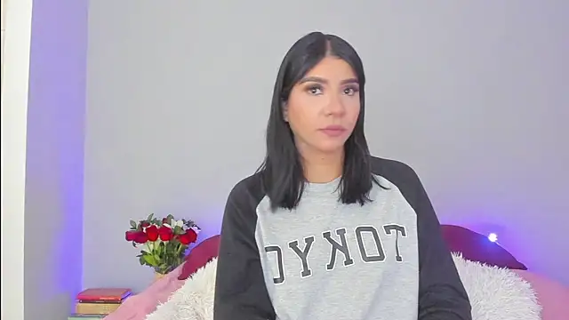 Snapshot of Laura-angeel chatting on 22, 10, 2025 Laura-angeel online show from 22, 10, 2025