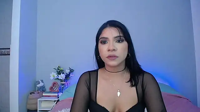 Snapshot of Laura-angeel chatting on 22, 11, 2025 Laura-angeel online show from 22, 11, 2025