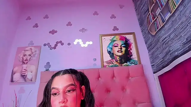 Megan Luxe online show from 10, 1, 2026