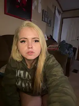 JuicyExxxperience online show from 7, 2, 2026