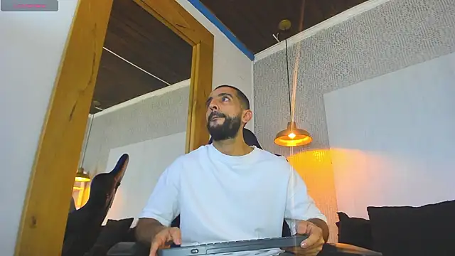 Yiyo10  online show from 16, 3, 2026