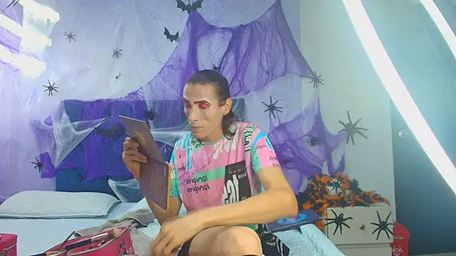 Snapshot of shantala_nastasiia chatting on 9, 10, 2025 shantala nastasiia online show from 9, 10, 2025