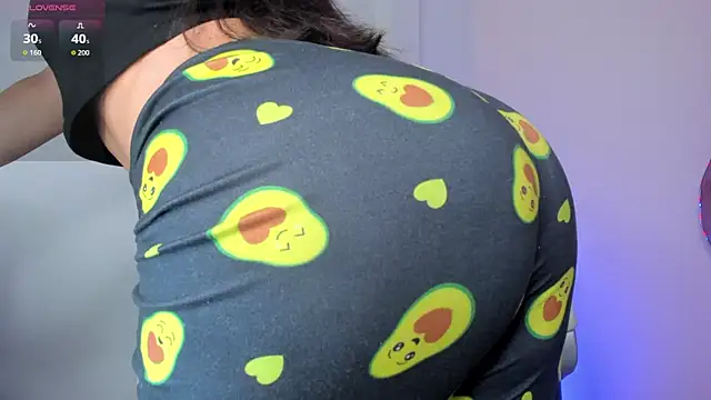 Ariah Walker  online show from 15, 11, 2025