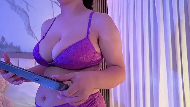 LunaRosse  online show from 19, 10, 2025