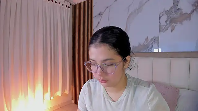 Snapshot of LunaRosse_ chatting on 26, 6, 2026 LunaRosse online show from 26, 6, 2026