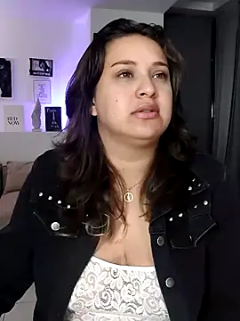 Snapshot of Laureen_se chatting on 10, 7, 2026 Laureen se online show from 10, 7, 2026