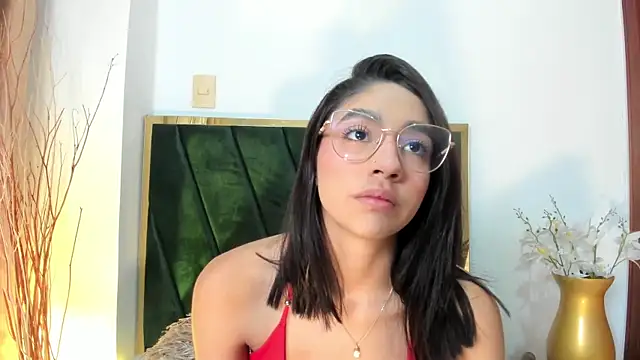 IvyJhons online show from 7, 10, 2025