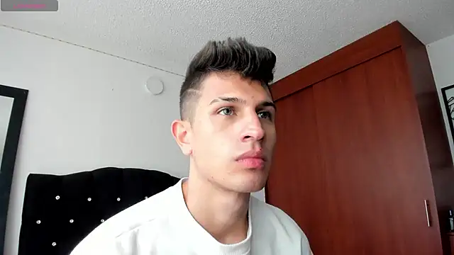 Snapshot of kevin_ahss chatting on 12, 9, 2025 kevin ahss online show from 12, 9, 2025