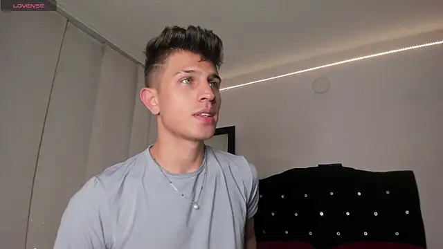 Snapshot of kevin_ahss chatting on 13, 9, 2025 kevin ahss online show from 13, 9, 2025