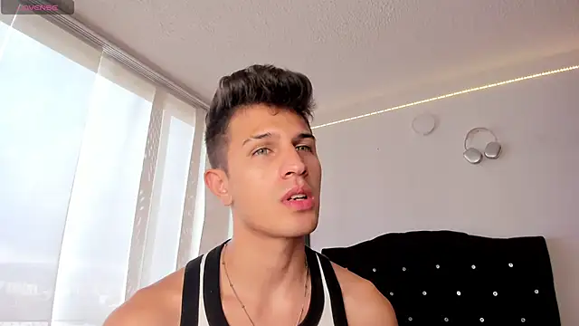 Snapshot of kevin_ahss chatting on 19, 9, 2025 kevin ahss online show from 19, 9, 2025