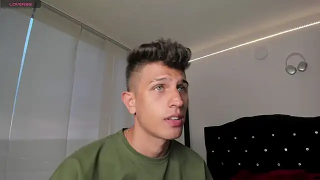 Snapshot of kevin_ahss chatting on 29, 9, 2025 kevin ahss online show from 29, 9, 2025