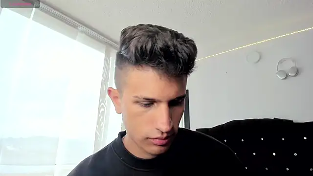 Snapshot of kevin_ahss chatting on 30, 9, 2025 kevin ahss online show from 30, 9, 2025