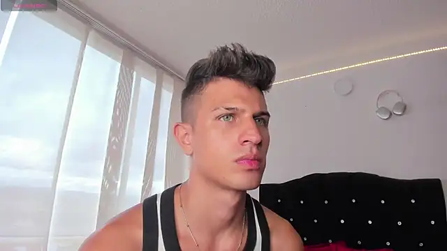 Snapshot of kevin_ahss chatting on 1, 10, 2025 kevin ahss online show from 1, 10, 2025