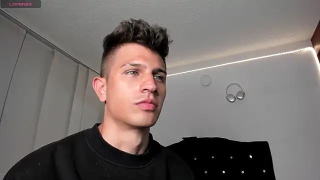 Snapshot of kevin_ahss chatting on 3, 10, 2025 kevin ahss online show from 3, 10, 2025