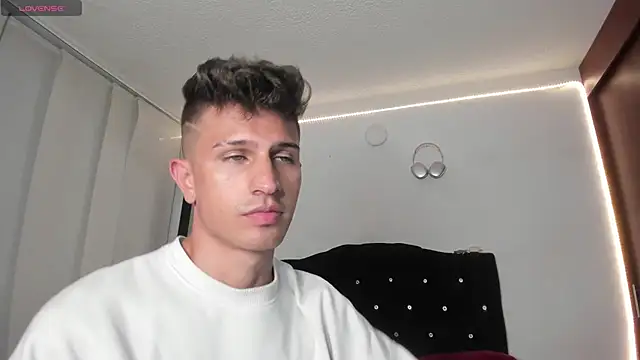 Snapshot of kevin_ahss chatting on 11, 10, 2025 kevin ahss online show from 11, 10, 2025