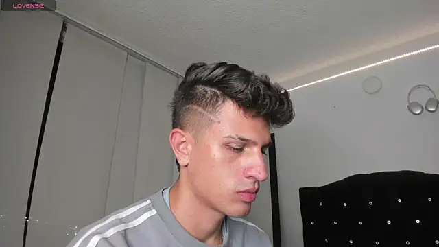 Snapshot of kevin_ahss chatting on 16, 10, 2025 kevin ahss online show from 16, 10, 2025