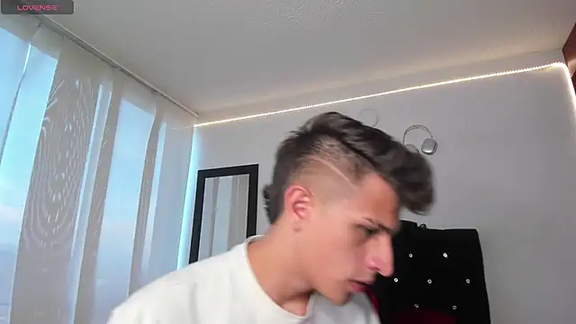 Snapshot of kevin_ahss chatting on 7, 11, 2025 kevin ahss online show from 7, 11, 2025