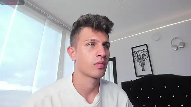 Snapshot of kevin_ahss chatting on 13, 11, 2025 kevin ahss online show from 13, 11, 2025