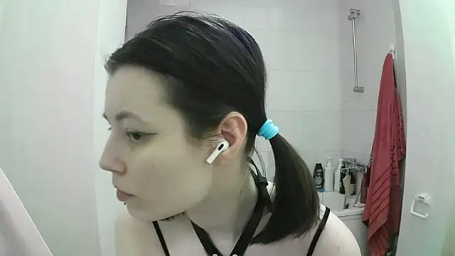 Snapshot of EdlinEngelby chatting on 4, 10, 2025 EdlinEngelby online show from 4, 10, 2025