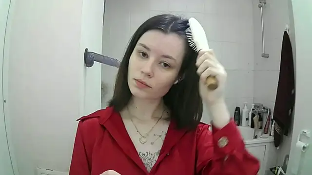 Snapshot of EdlinEngelby chatting on 5, 10, 2025 EdlinEngelby online show from 5, 10, 2025