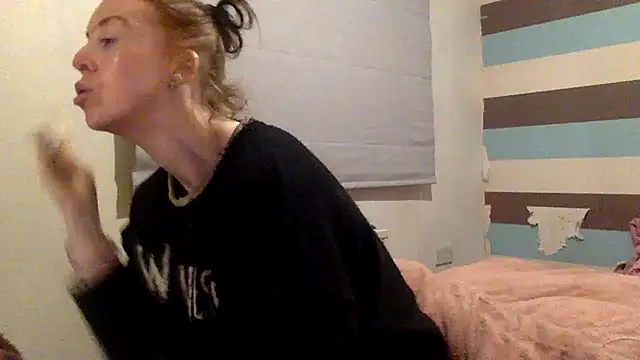 Snapshot of Bellababexox chatting on 27, 5, 2026 Bellababexox online show from 27, 5, 2026