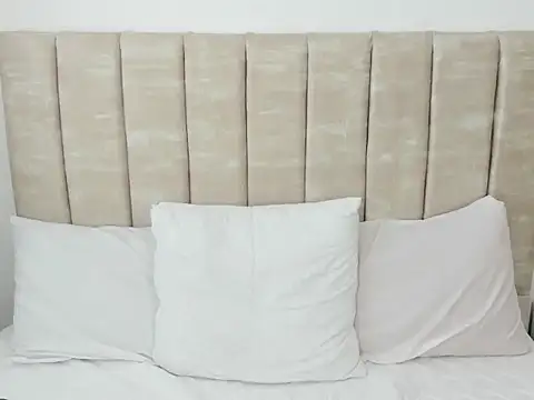 Snapshot of AprilStone1 chatting on 18, 12, 2025 AprilStone1 online show from 18, 12, 2025