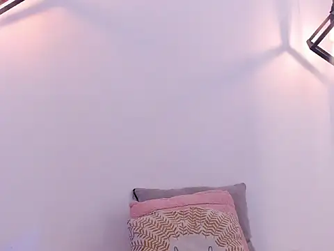 Snapshot of KyllieMarshall chatting on 21, 11, 2025 KyllieMarshall online show from 21, 11, 2025