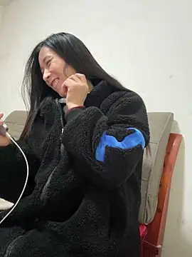 crhong666 online show from 4, 12, 2025