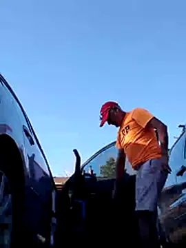 pareja-40-20 online show from 4, 4, 2026