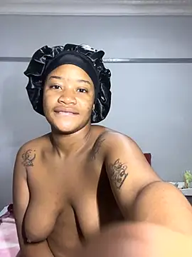 Snapshot of Dirtydaisyxx25 chatting on 16, 11, 2025 Dirtydaisyxx25 online show from 16, 11, 2025