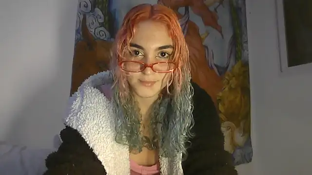 Snapshot of peetitefairy chatting on 4, 8, 2026 peetitefairy online show from 4, 8, 2026