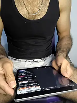 Snapshot of yazin199 chatting on 9, 9, 2025 yazin199 online show from 9, 9, 2025
