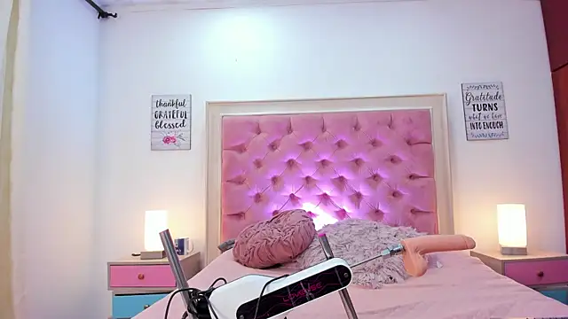 Snapshot of CelesteBaker chatting on 13, 9, 2025 CelesteBaker online show from 13, 9, 2025