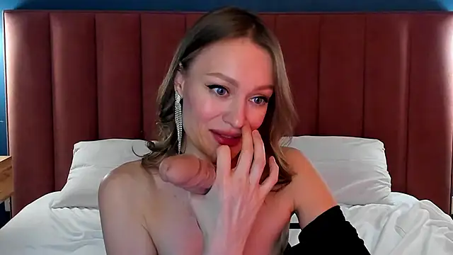 EvelynPoole online show from 11, 4, 2026