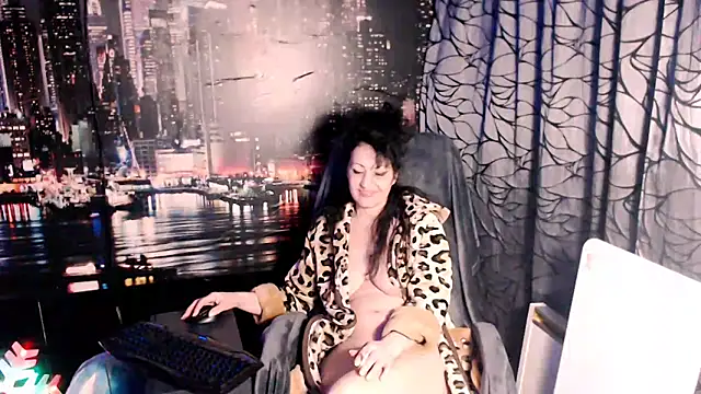 AMOURSWEET2025 online show from 6, 2, 2026