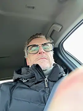 Axl hot online show from 22, 2, 2026