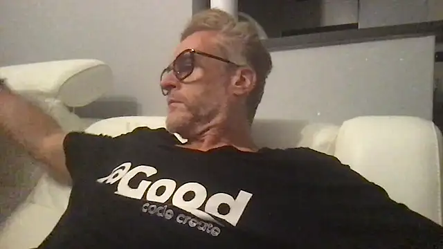 Snapshot of Axl_hot chatting on 21, 7, 2026 Axl hot online show from 21, 7, 2026