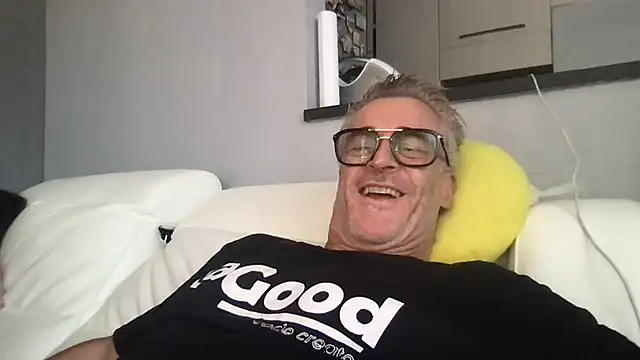 Snapshot of Axl_hot chatting on 26, 7, 2026 Axl hot online show from 26, 7, 2026