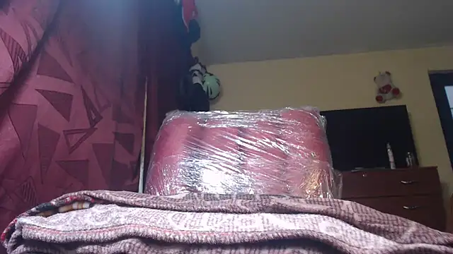 Snapshot of gattycahot chatting on 2, 10, 2025 gattycahot online show from 2, 10, 2025