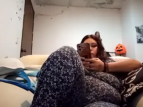 Snapshot of Kitty_WetXxX chatting on 18, 11, 2025 Kitty WetXxX online show from 18, 11, 2025