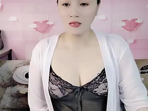 Snapshot of Miu_9117 chatting on 10, 9, 2025 Miu 9117 online show from 10, 9, 2025