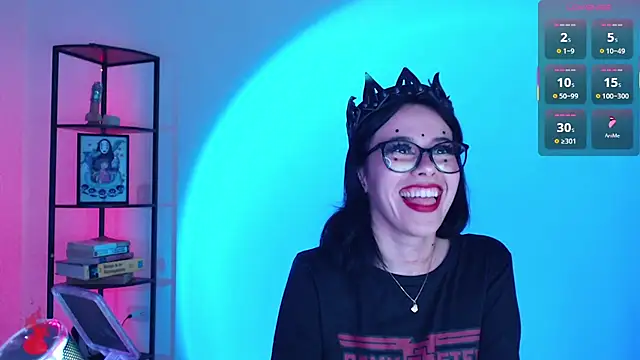 girldom online show from 24, 11, 2025