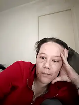 Snapshot of zeousseelphie chatting on 16, 10, 2025 zeousseelphie online show from 16, 10, 2025