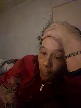 Snapshot of zeousseelphie chatting on 17, 10, 2025 zeousseelphie online show from 17, 10, 2025