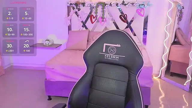 ZURY TAY online show from 7, 10, 2025