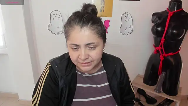 TifanyAmazinng online show from 8, 10, 2025