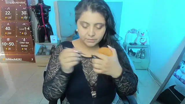 TifanyAmazinng online show from 18, 12, 2025