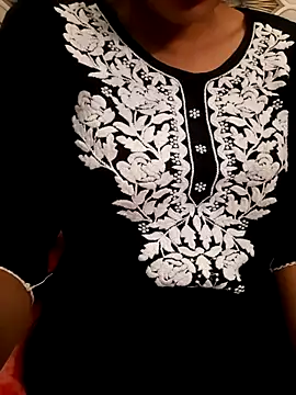 Aarti-kumri online show from 13, 11, 2025