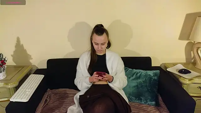 Kelly Cartier online show from 15, 1, 2026